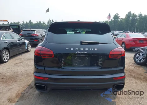 2017 Porsche Cayenne Platinum Edition z USA, uszkodzony, nr VIN WP1AA2A24HKA83525